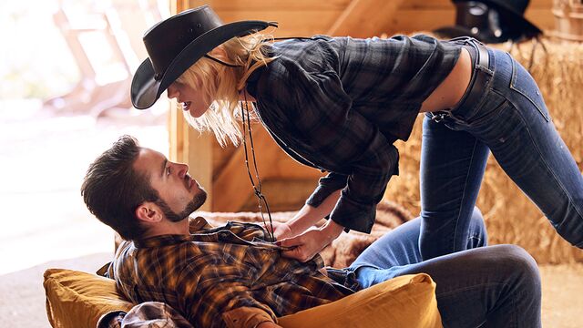 Side Fuck bang with horny Kenna James