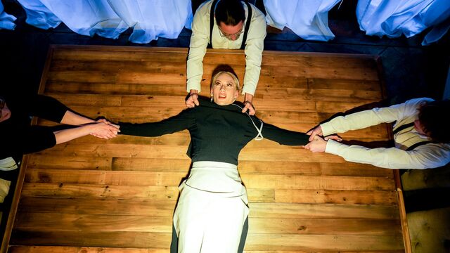 Oral movie with horny Emma Starletto and Ophelia Kaan