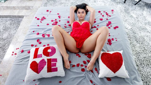 Missionary scene with tempting Roxie Sinner