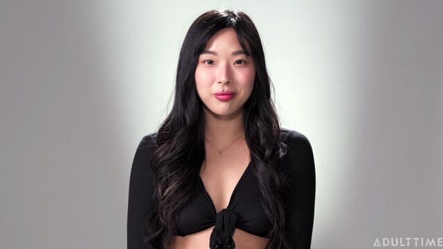 Teen (18+) movie with hot Elle Lee