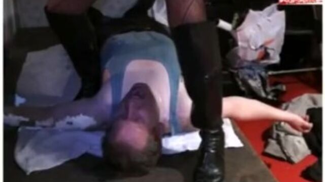 Pissing smut from Grab