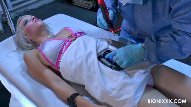 Masturbation scene with gorgeous Amateur