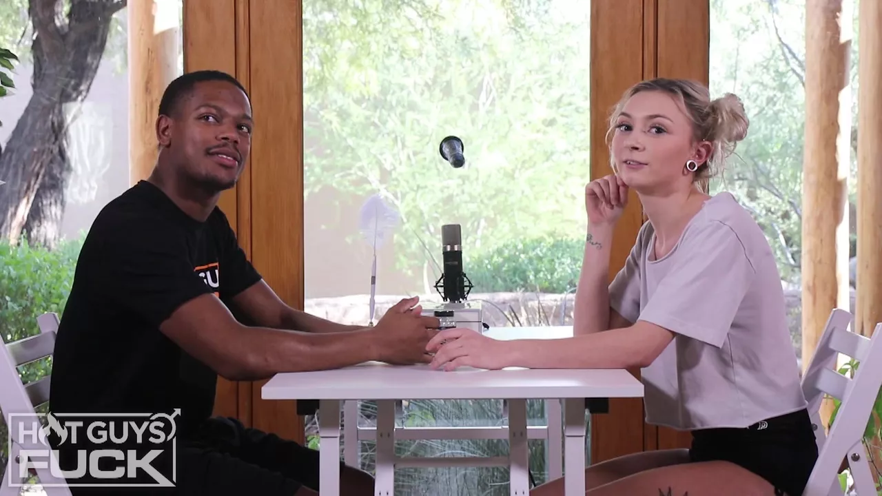 Firm Ass bang with sexy Chloe Temple - MAX.PORN