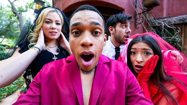 Blowjob action with seductive River Lynn and Amber Summer