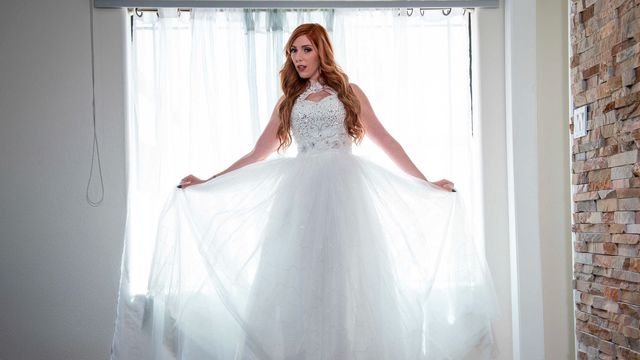 Oral screw with gorgeous Lauren Phillips