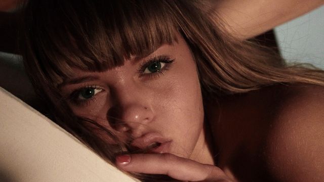 Legs On Shoulders action