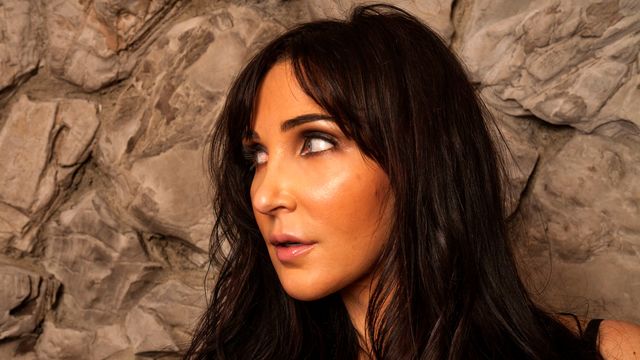 Milf video with tempting Diana Prince