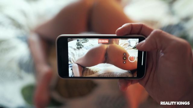 Oral smut with awesome NoFaceGirl