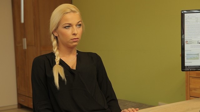 Loan scene with gorgeous Karol Lilien