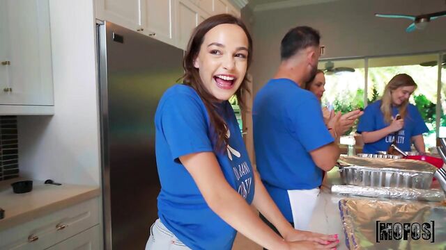 Missionary bang with gorgeous Luna Luxe and Rissa May