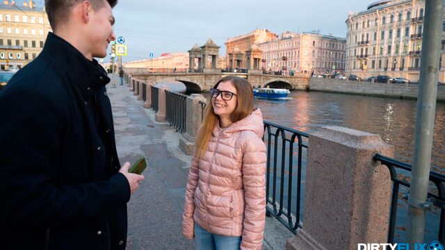 Reverse Cowgirl action with horny Bella Gray