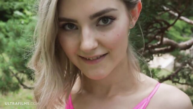 Gaping sex with seductive Eva Elfie