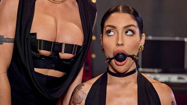 Pussy Licking action with awesome Vanessa Sky and Lumi Ray