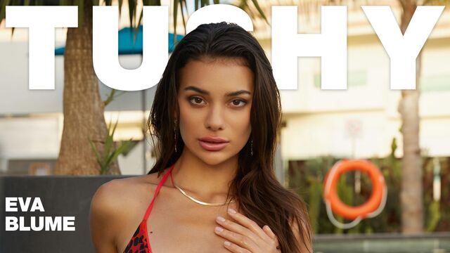 Straight Hair bang with seductive Eva Blume