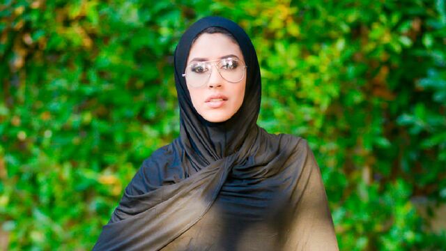 Brunette bang with tempting Angel Del Rey