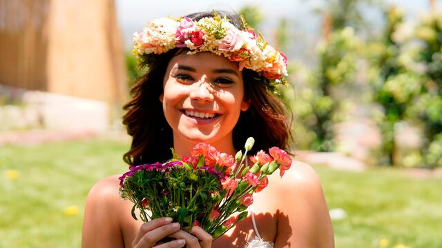 Young (18+) scene with prefect Violet Starr