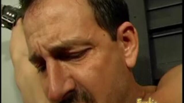 Kink screw from Grab