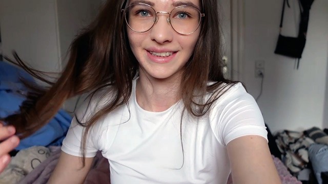 Huge Labia sex with seductive EmmiHill from Grab