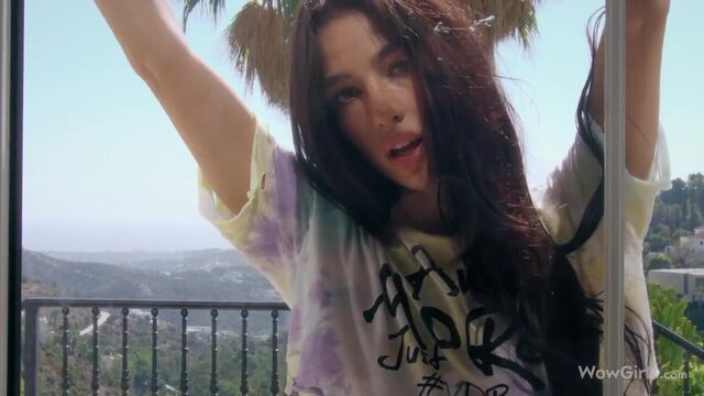 Natural Tits action with gorgeous Kama Oxi