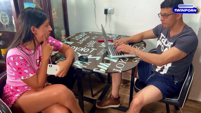 Cumshot scene with hot Lina Henao