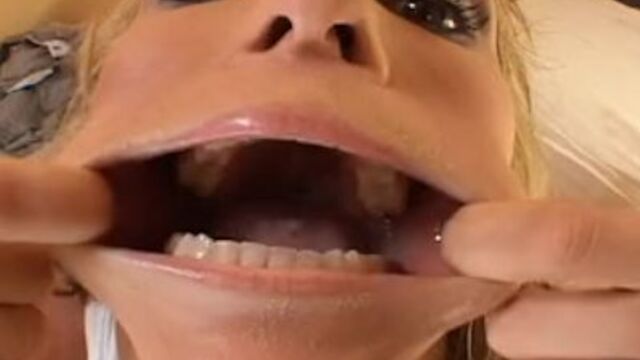Masturbation smut with seductive Courtney Cummz and Jay Huntington from Grab