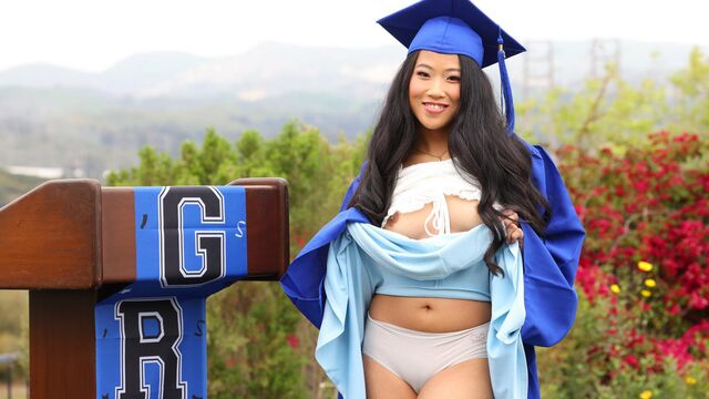 Ebony scene with passionate Alona Bloom and Lily Starfire