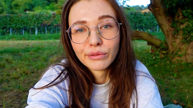 Meaty Pussy bang with gorgeous EmmiHill from Grab