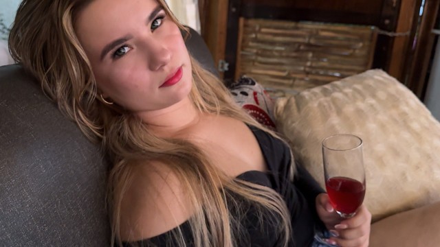 Blonde action with tempting MaracuMangoo from Grab