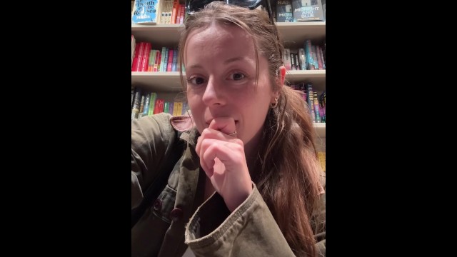 Shopping video with hot Nadia Foxx from Grab