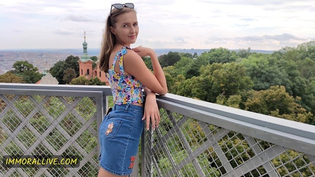 Cumshot porn with seductive Charlie Dean, Matt Bird and Stacy Cruz from Grab