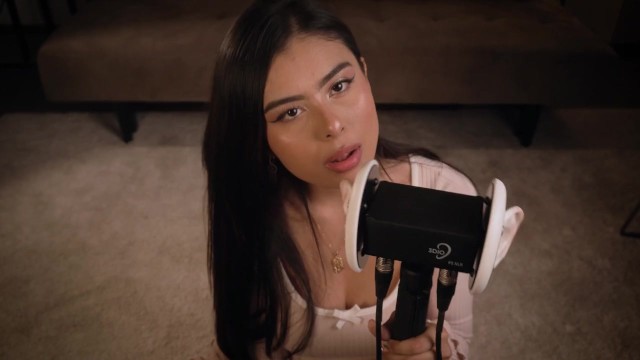 Exclusive scene with sexy vicoasmr from Grab