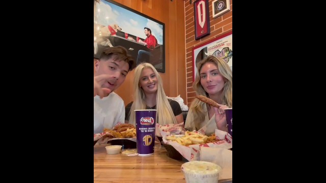 Vertical film with gorgeous Bonnie Blue, Sophia Isabella and Beavo from Grab