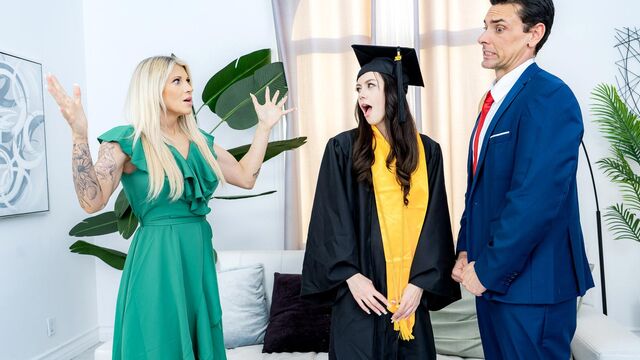 Ffm scene with awesome Selena Love