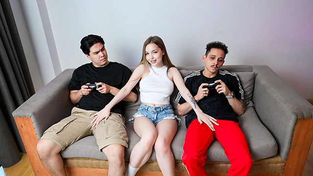 Cumshot porn with seductive Jenny Kitty from Grab