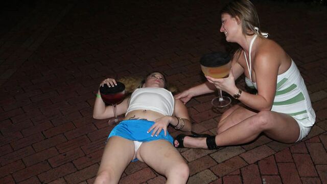 Nude video with passionate Emma Lynn and Kaylee Daniels