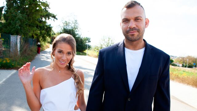 Skinny sex with gorgeous Eveline Dellai