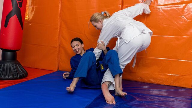 Teen (18+) film with seductive Elloise Arti and Katy Zachry