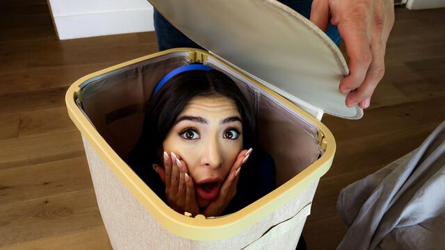 Cowgirl sex with gorgeous Amber Summer