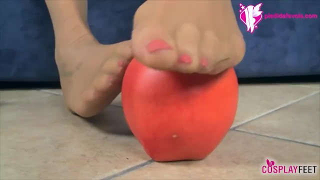 Foot Fetish action with hot Apple and Snow White