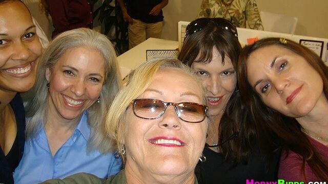 Striptease bang with tempting Raine Devant