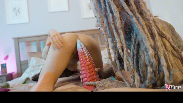 Dildo Riding scene with pretty Anuskatzz and Stacy Bloom from Grab