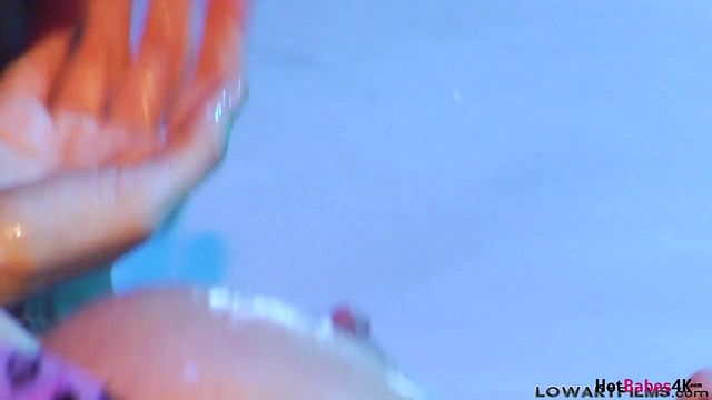 Masturbation video with passionate Julia Ann and Lisa Ann from Grab