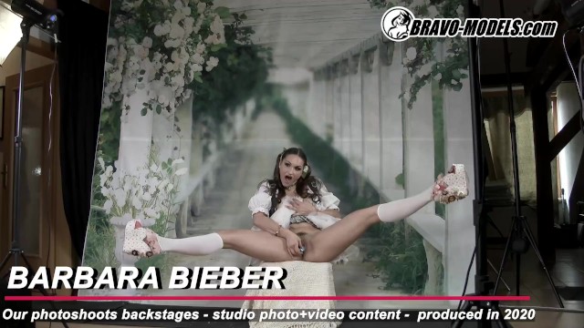 Models bang with prefect Barbara Bieber from Grab