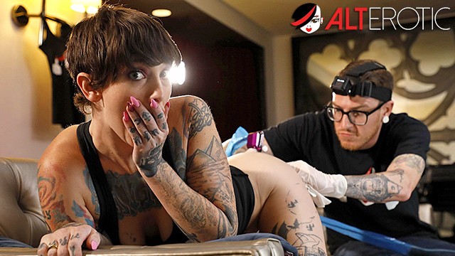 Blowjob sex with awesome Sascha Ink and Sully Savage from Grab