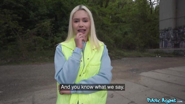 Doggystyle porn with passionate Vivian Lola