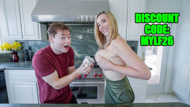 Cumshot sex with pretty Anthony Pierce