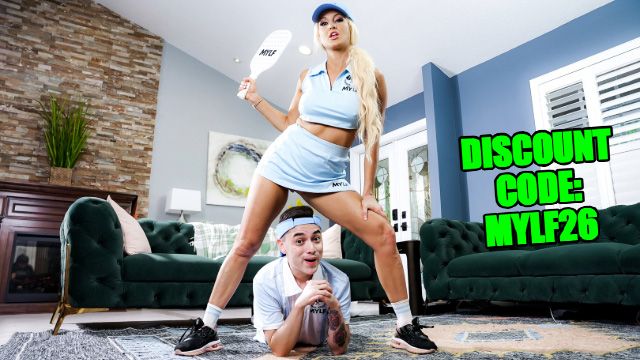 Facial action with hot Bree Brooks