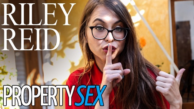 Facial porn with gorgeous Chuck and Riley Reid from Grab