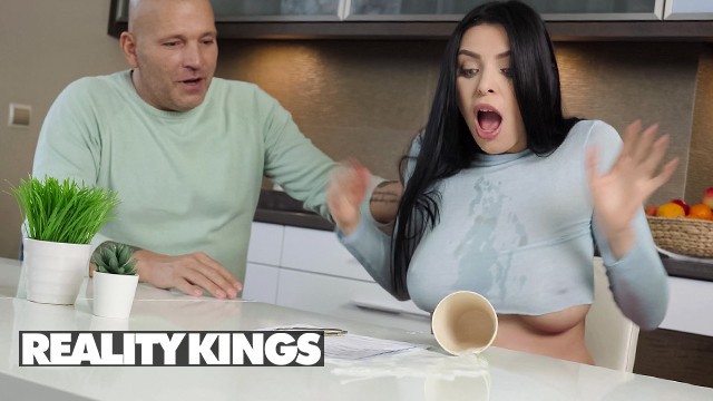 Natural Tits video with hot Kira Queen and Thomas Stone from Grab