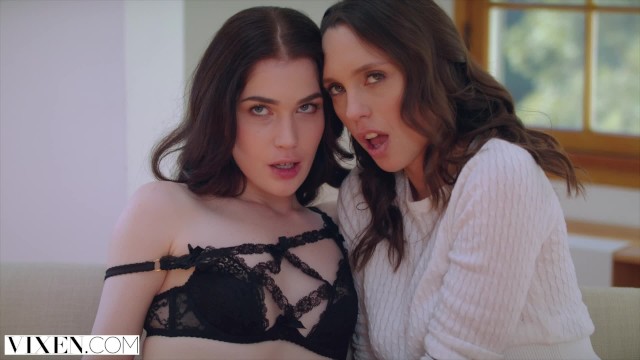 Pornstar screw with pretty Alex Jones, Evelyn Claire and Jade Nile from Grab